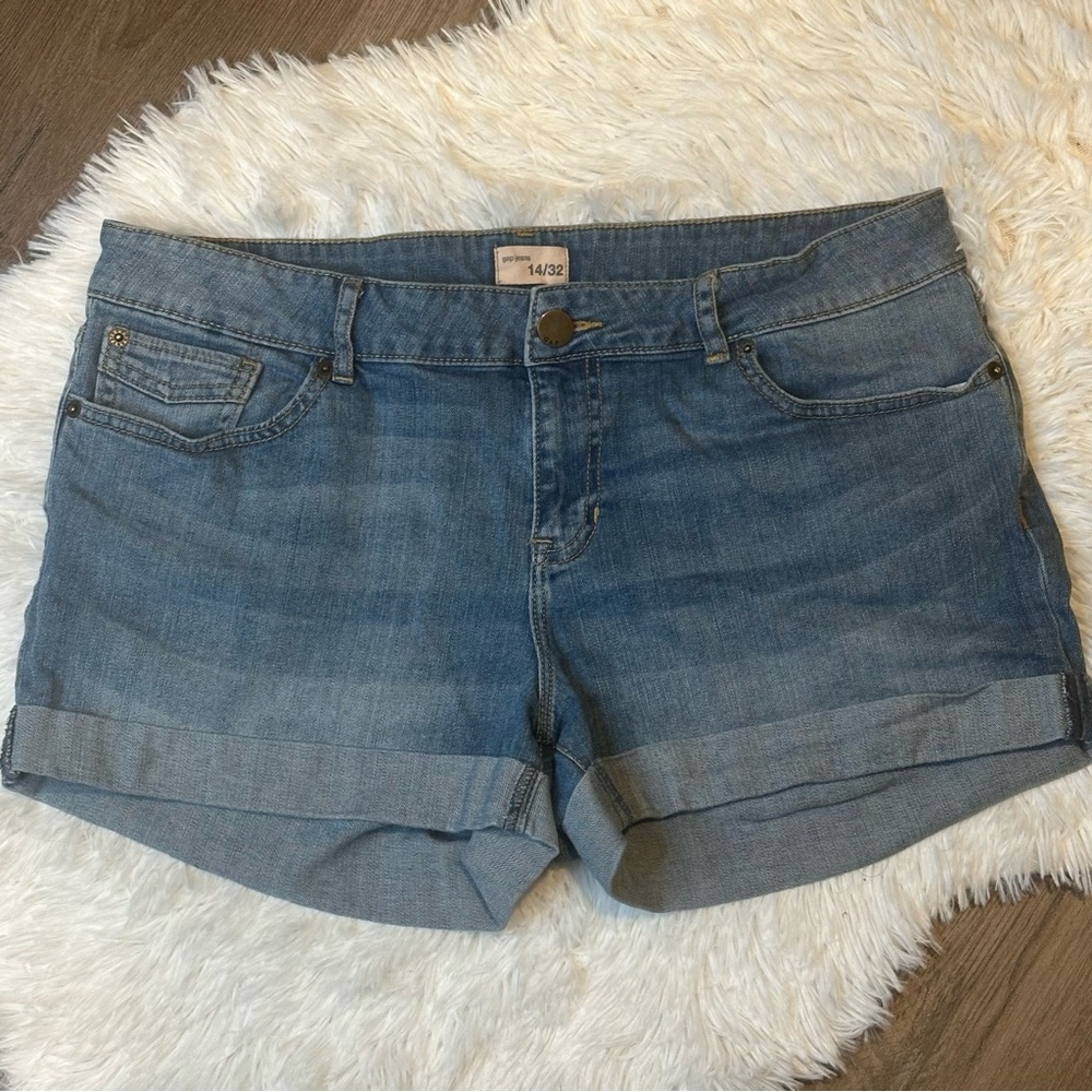 GAP Jean Shorts with rolled cuff hem